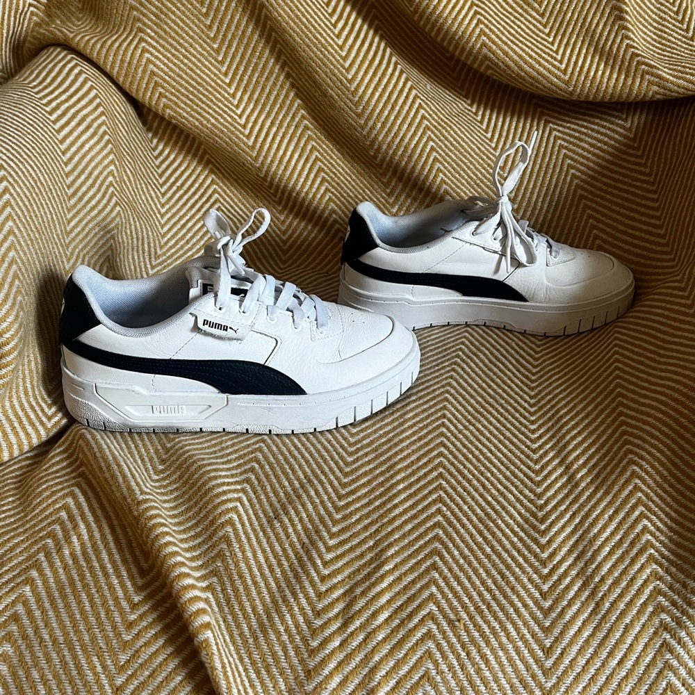White Puma sneakers W7